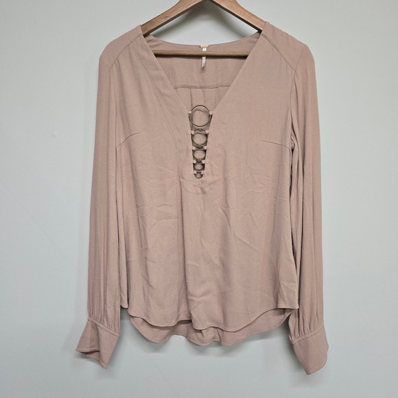Free People Tops - Free People Blouse Womens Medium Pink Ring Detail V-Neck Boho Minimalist
